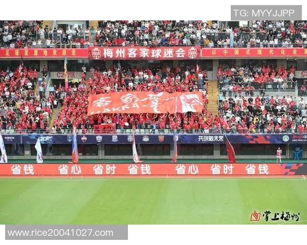 西安足球队配合引发热议球迷对战术执行和团队默契提出质疑