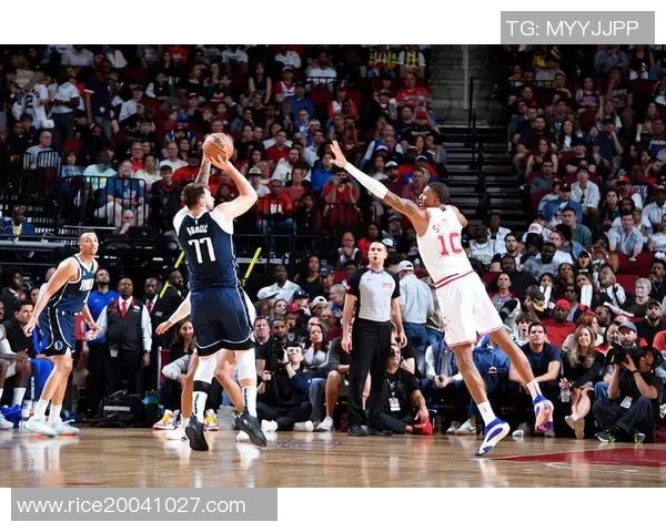 东契奇狂砍73分刷新现役得分纪录带领独行侠终结太阳11连胜之路 东契奇狂砍73分刷新现役得分纪录带领独行侠终结太阳11连胜之路